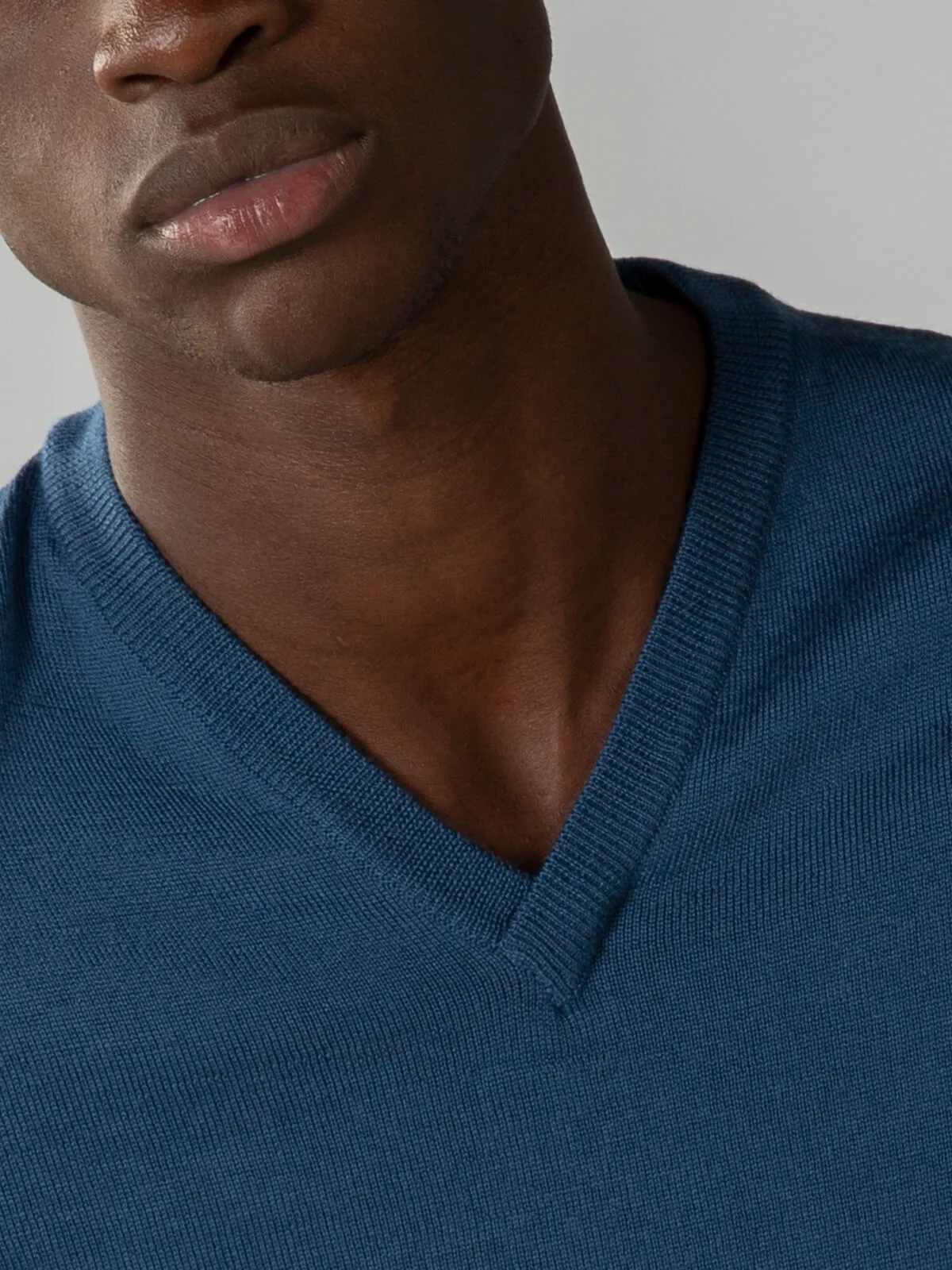 Extrafine Merino V-Neck Petrol